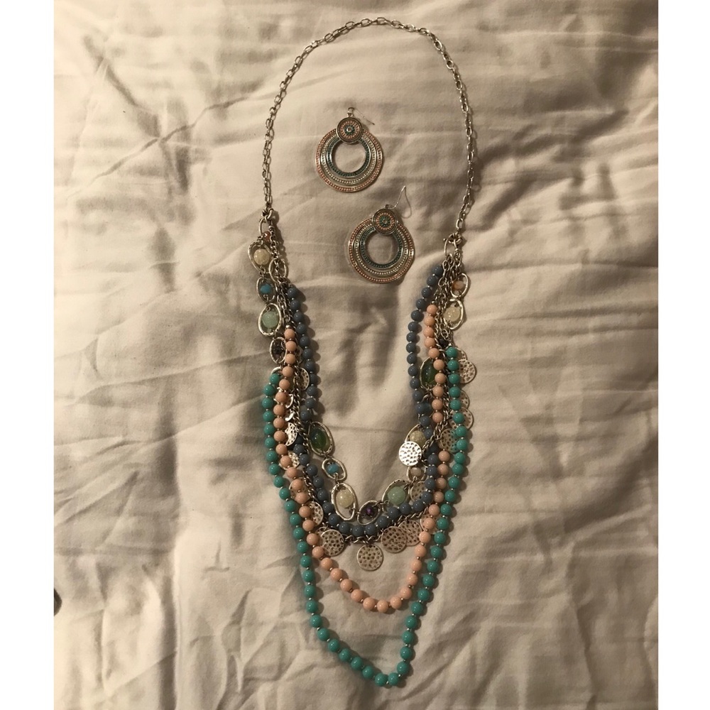 Premier Jewelry necklace and earrings set